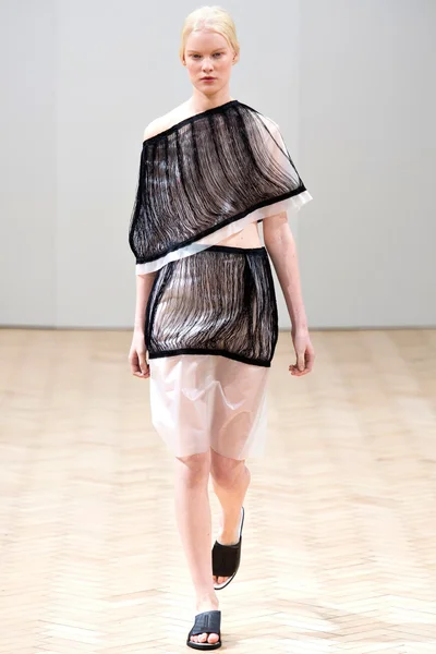 Look 14